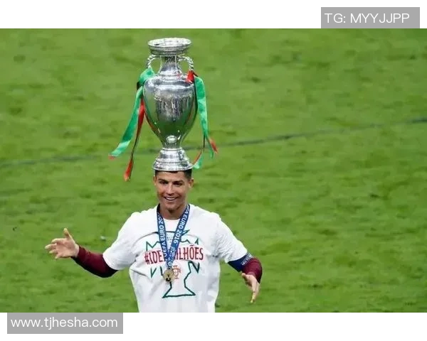 不爱训练的足球明星们如何在赛场上依然闪耀光芒与成就辉煌